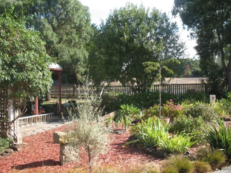 16 Russell Street, Macarthur VIC 3286