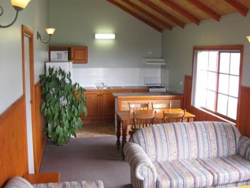 “Baudin’s” The Esplanade, Naracoopa TAS 7256