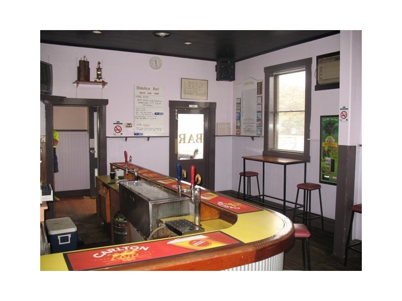 * Manifold Street, Warrnambool VIC 3280