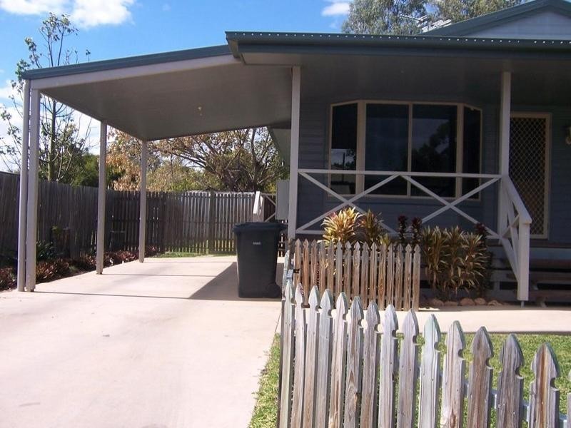 1/87 Roberts Street, Emerald QLD 4720