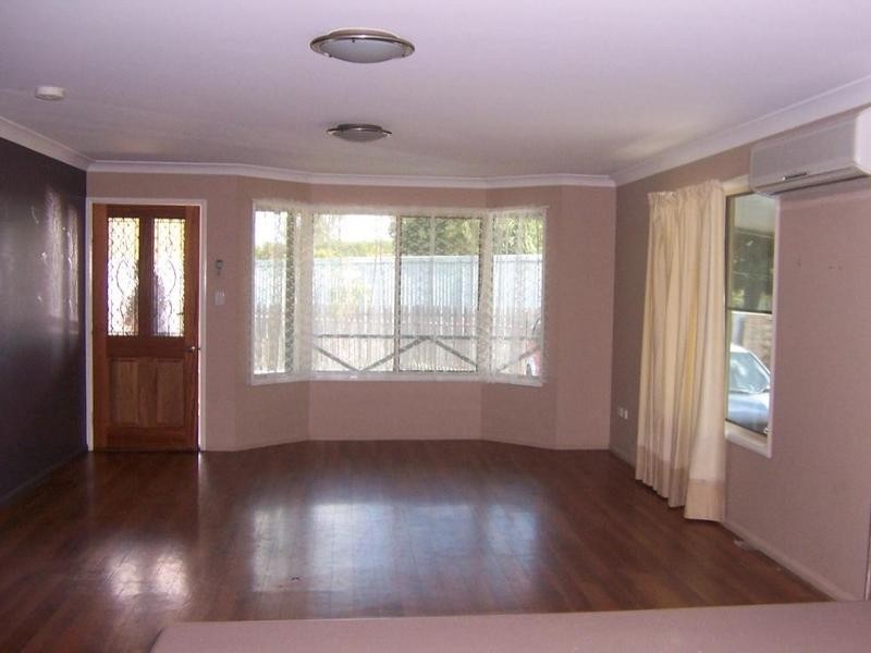 1/87 Roberts Street, Emerald QLD 4720