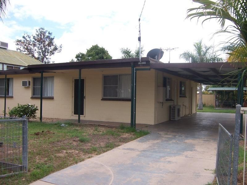 54 Baker Street, Emerald QLD 4720