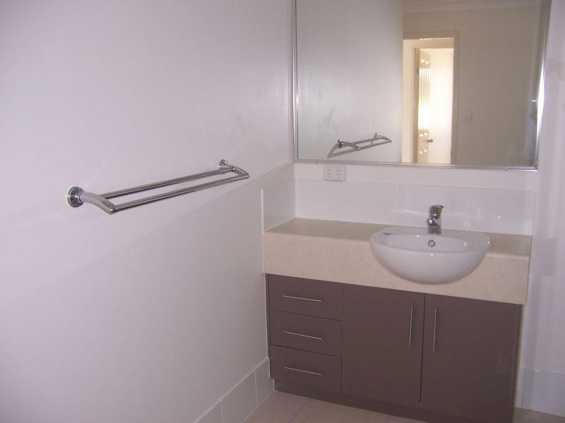 Unit 1/10 Guy Street, Emerald QLD 4720