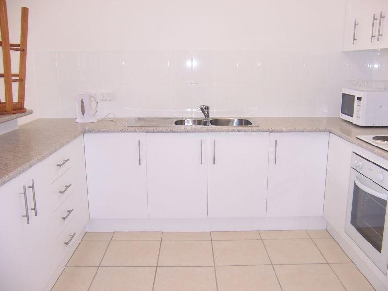 4/10 Guy Street, Emerald QLD 4720