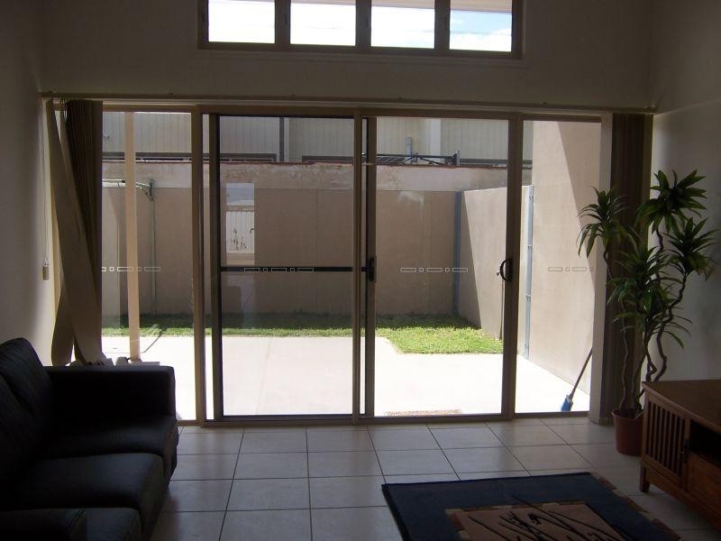 4/10 Guy Street, Emerald QLD 4720