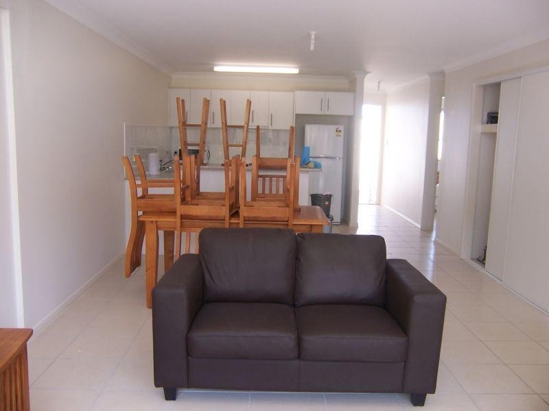 4/10 Guy Street, Emerald QLD 4720