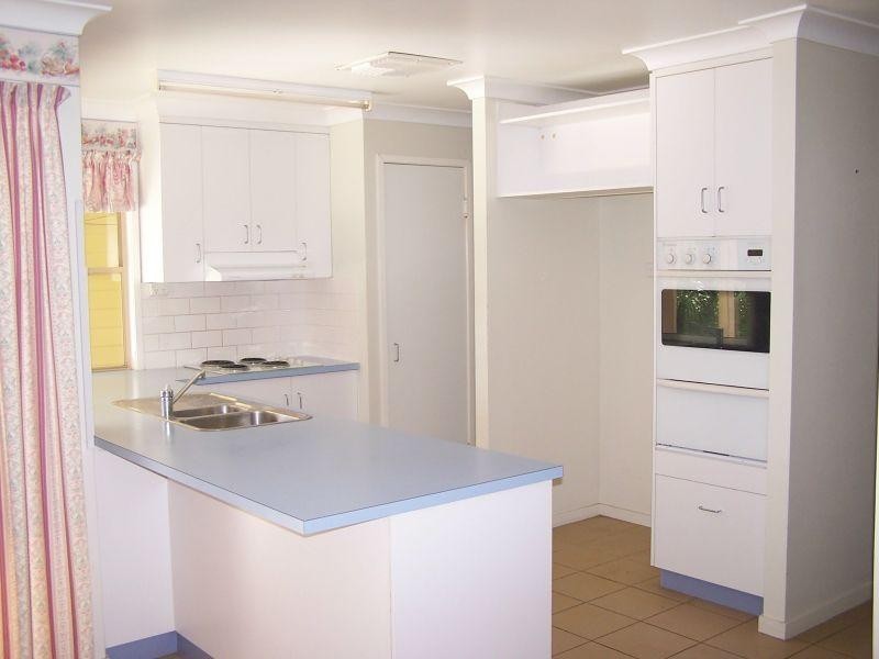 2 Chalmers Court, Emerald QLD 4720