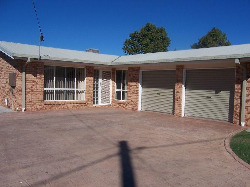 3 Gallagher Place, Emerald QLD 4720