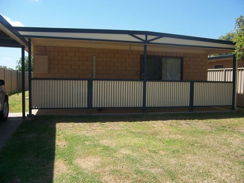 2/69 Esmond Street, Emerald QLD 4720