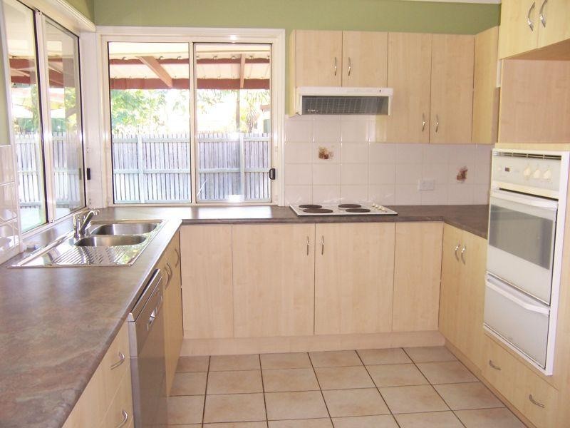 13 Staunton, Emerald QLD 4720
