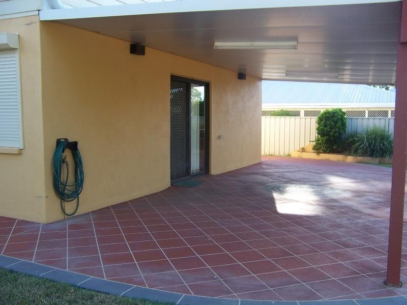 8 Martin Place, Emerald QLD 4720