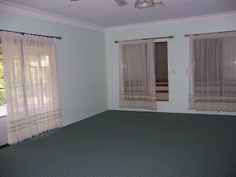 8 Martin Place, Emerald QLD 4720