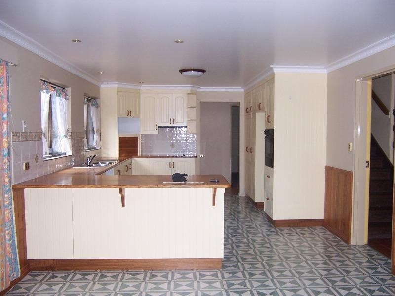 8 Martin Place, Emerald QLD 4720