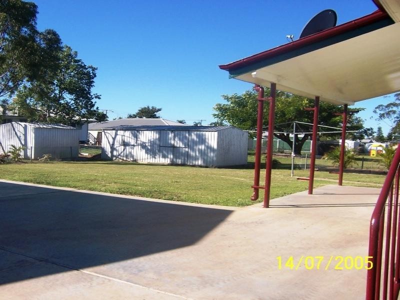 2 Mangrove Street, Blackwater QLD 4717