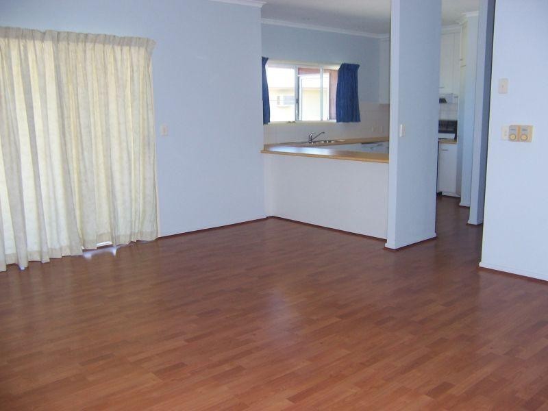 6 Roseanne Road, Emerald QLD 4720