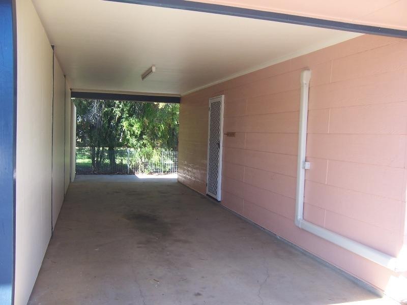 2/31 Martin Place, Emerald QLD 4720