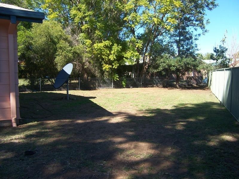 2/31 Martin Place, Emerald QLD 4720