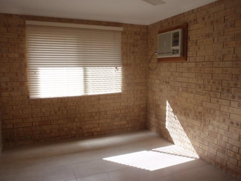 4/41 Baker Street, Emerald QLD 4720