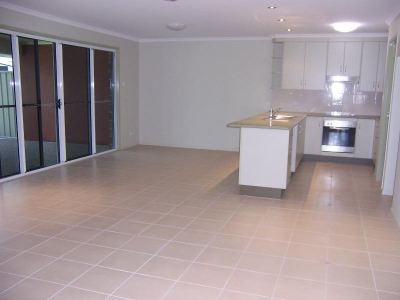 1/1 Grange Court, Emerald QLD 4720