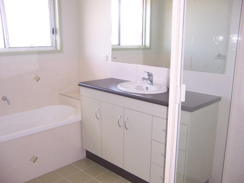 1/1 Grange Court, Emerald QLD 4720