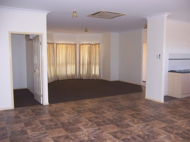 14 Shakespeare Street, Blackwater QLD 4717