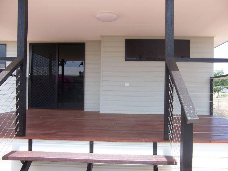 3 Vicki Close, Emerald QLD 4720