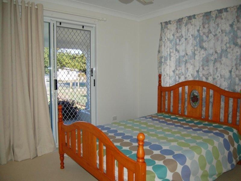 12 Limpus Avenue, Keppel Sands QLD 4702