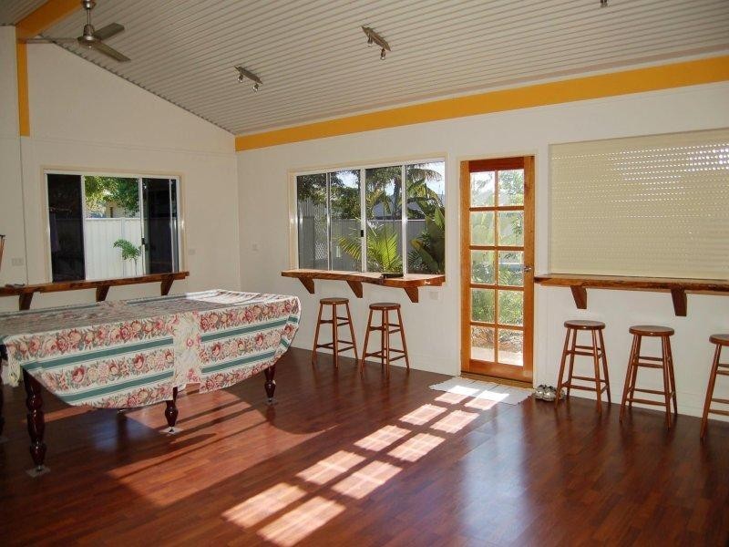 12 Limpus Avenue, Keppel Sands QLD 4702