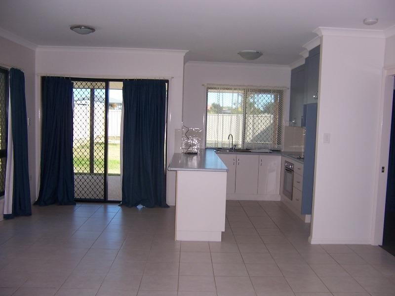1/7 Mooney Crescent, Emerald QLD 4720