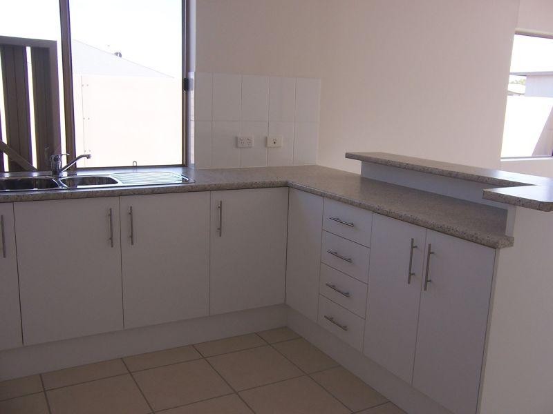 1/10 Guy Street, Emerald QLD 4720