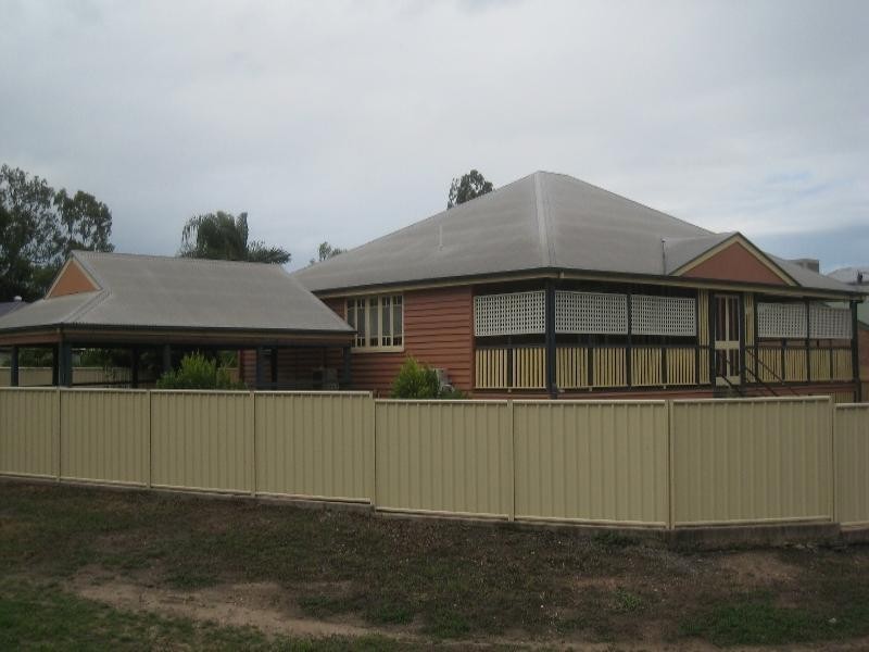 42 Riverview Street, Emerald QLD 4720