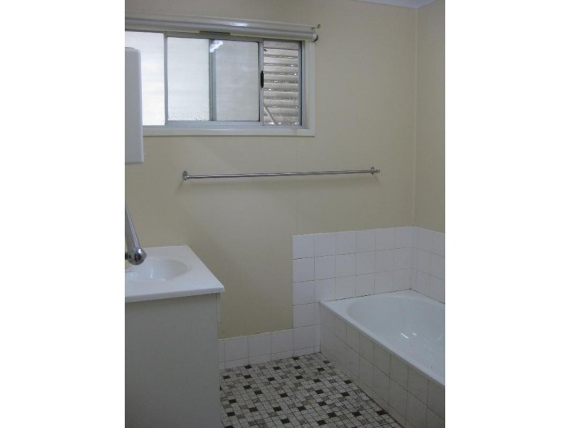 43 Evans Street, Blackwater QLD 4717