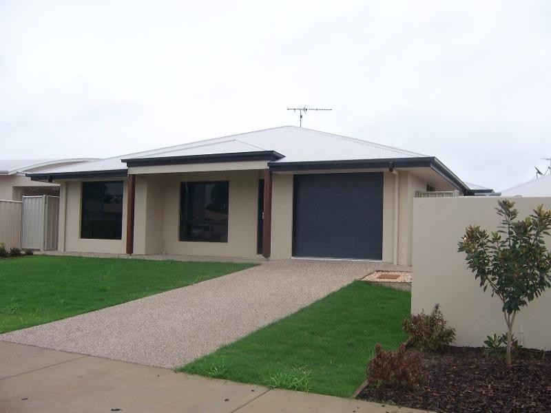 1/28 Saville Street, Emerald QLD 4720