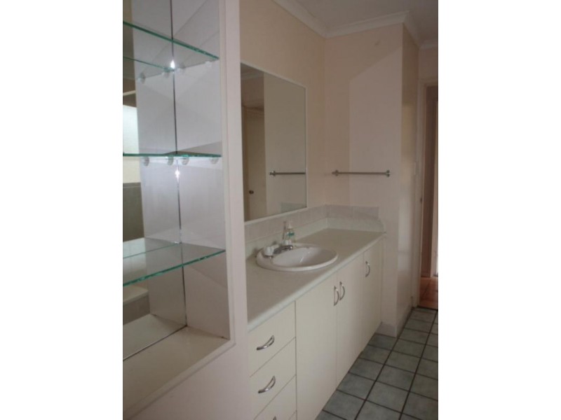 9 Fern Court, Emerald QLD 4720
