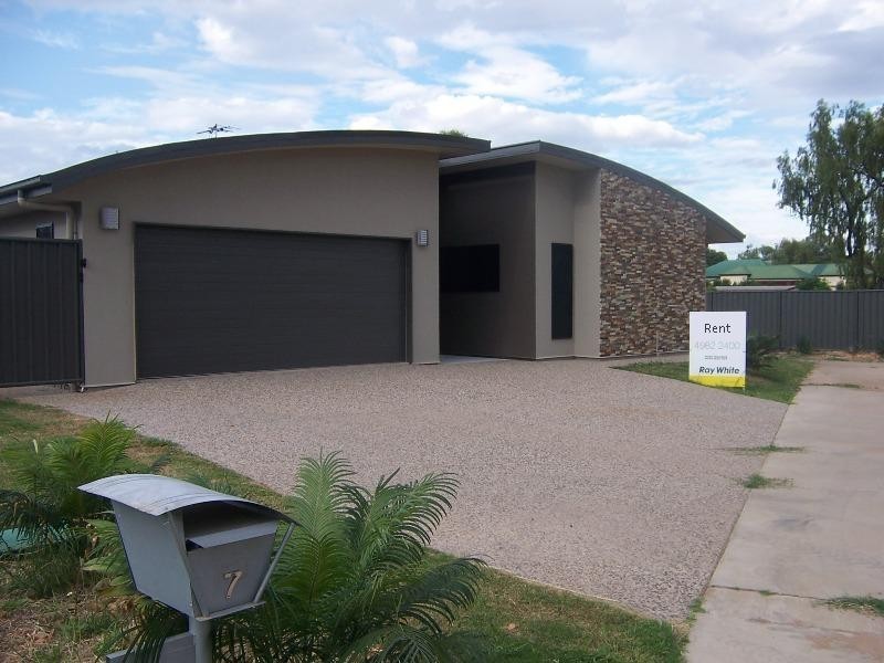 7 Colden Place, Emerald QLD 4720
