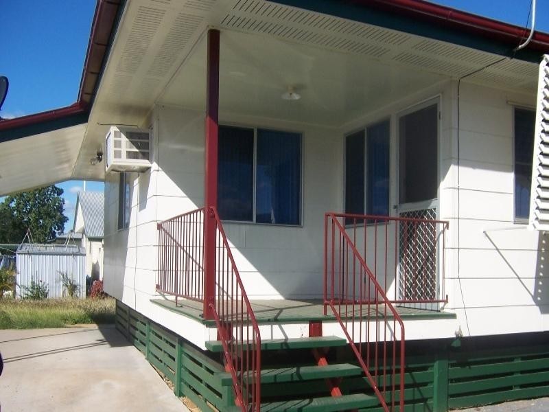 2 Mangrove Street, Blackwater QLD 4717