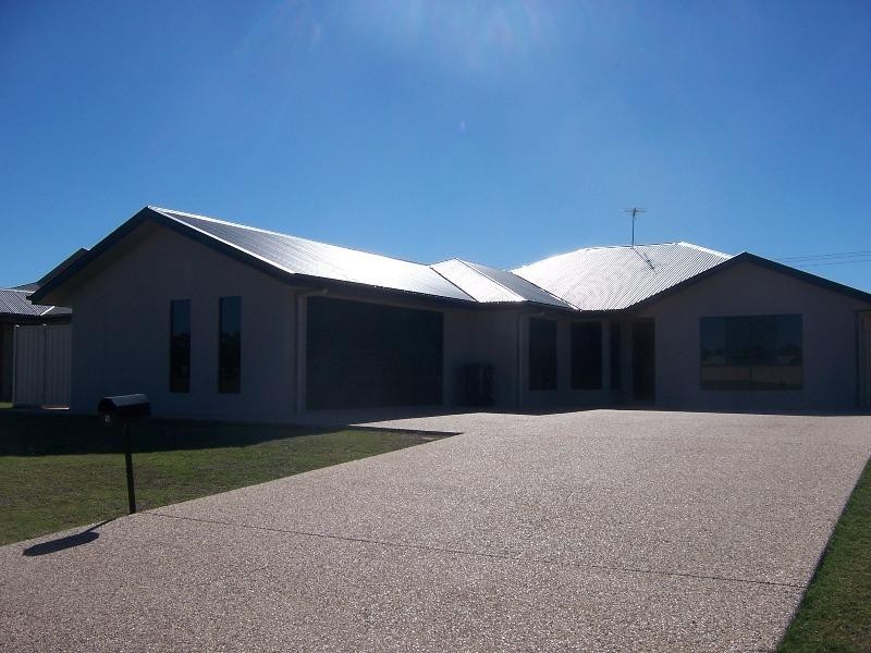 15 Blue Gums Drive, Emerald QLD 4720