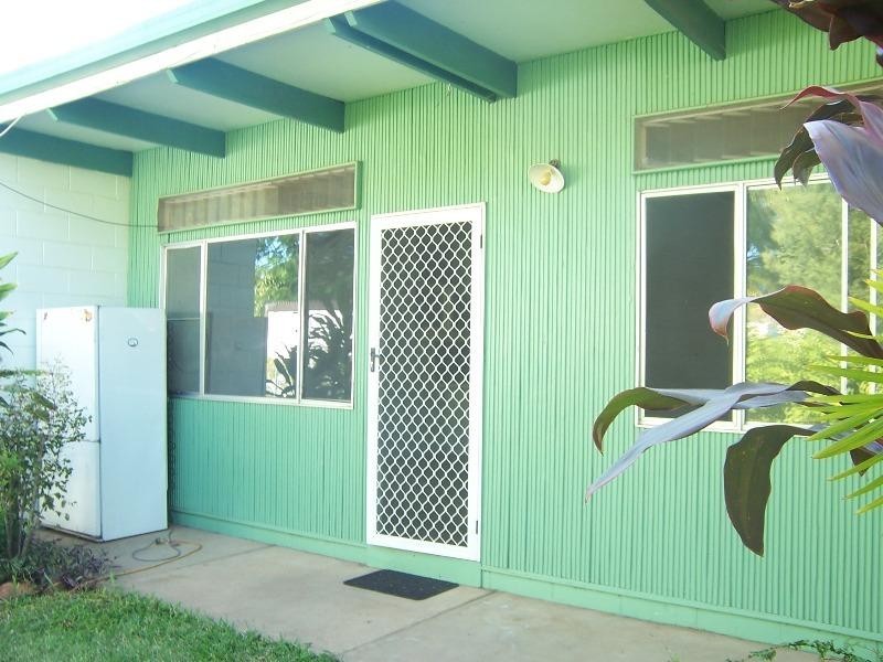 2/70 Church Lane, Emerald QLD 4720