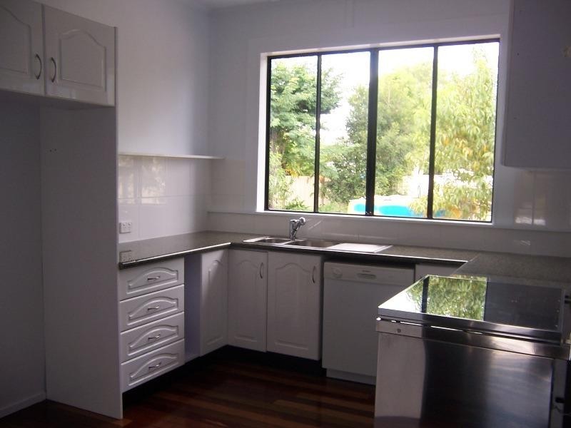 12 Brooks Street, Emerald QLD 4720