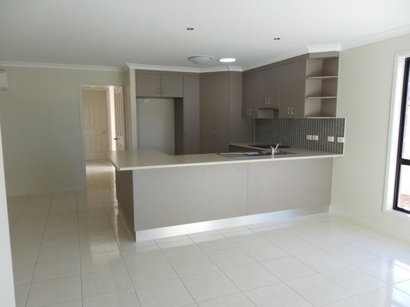 34 Wright Street, Emerald QLD 4720