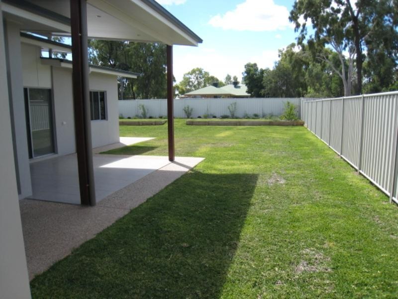 47 Newman Drive, Emerald QLD 4720