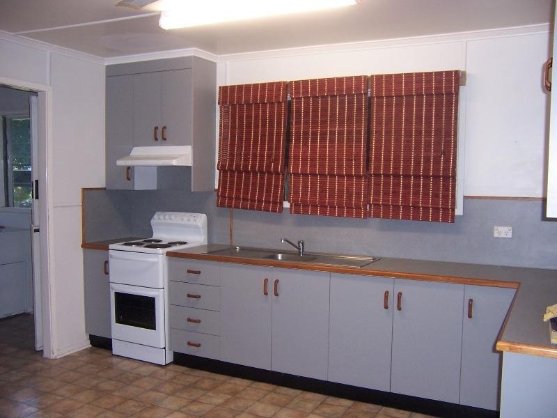 10 Talbot Street, Blackwater QLD 4717