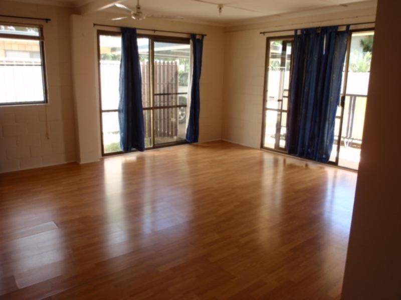 2/69 Esmond Street, Emerald QLD 4720