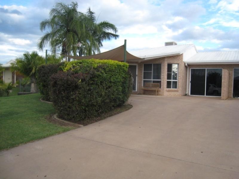 2/46 Colleen Avenue, Emerald QLD 4720