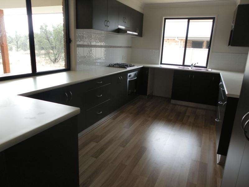 34 Berthun Street, Emerald QLD 4720