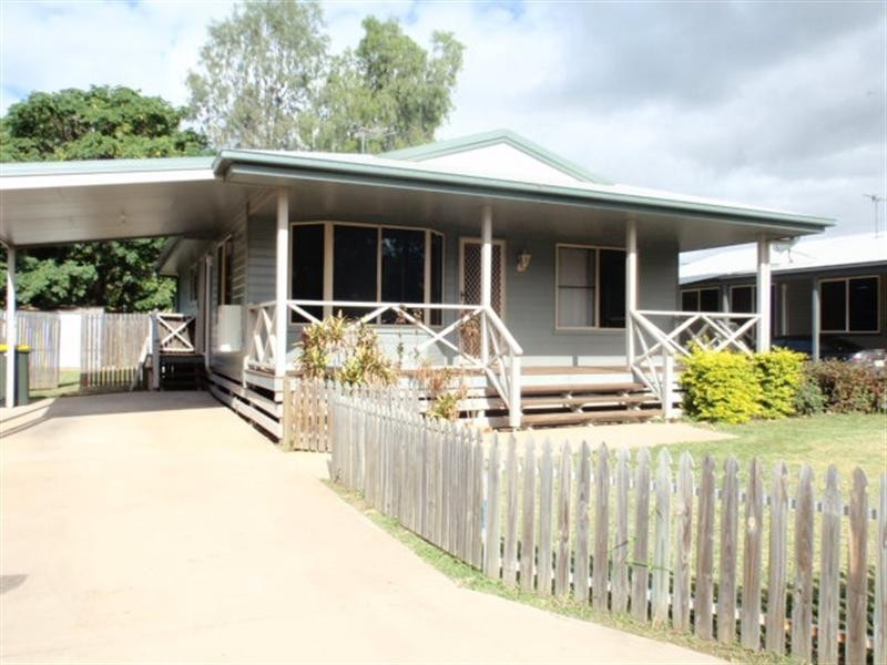 1/87 Roberts Street, Emerald QLD 4720