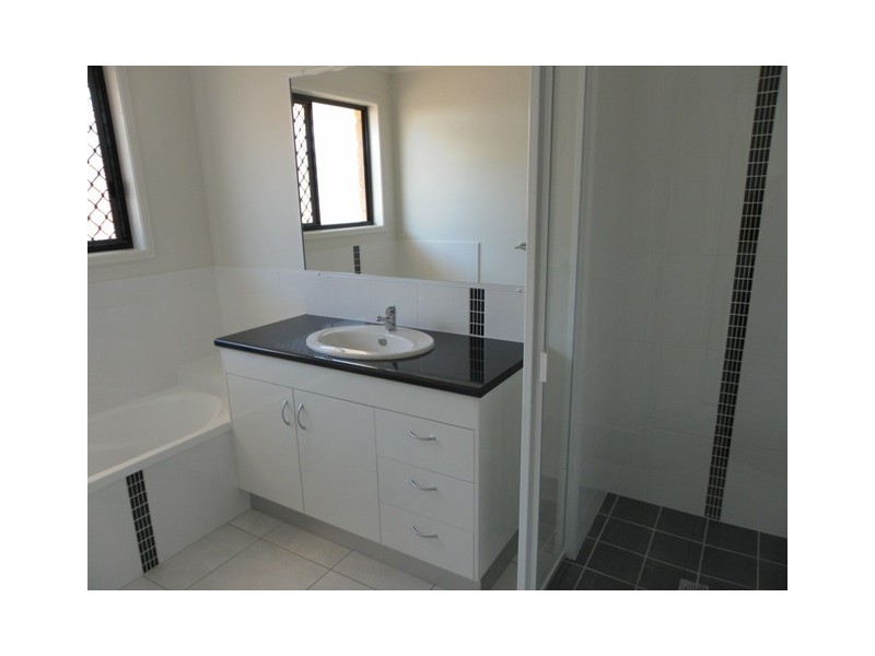 6 Wright Street, Emerald QLD 4720