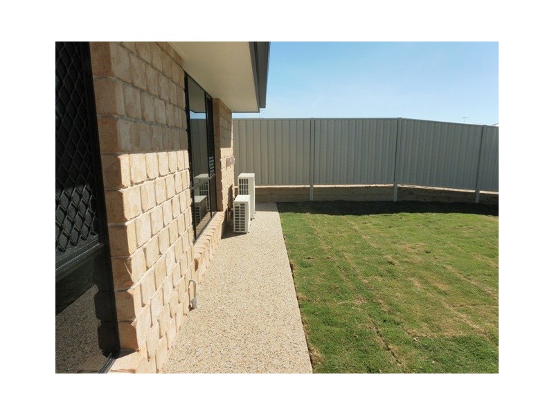 6 Wright Street, Emerald QLD 4720