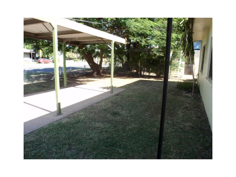 1/1 Willans Street, Emerald QLD 4720