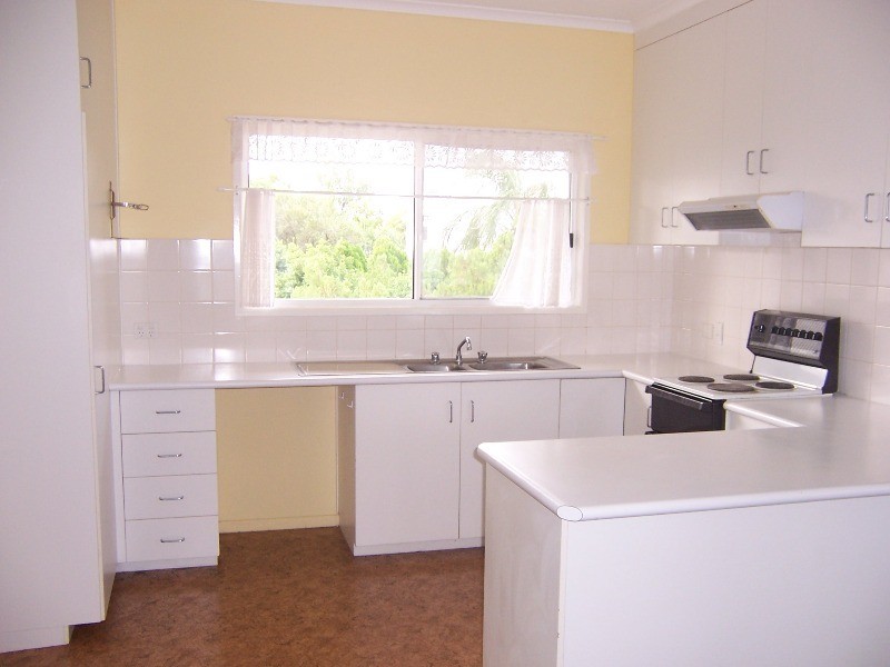 16 Roseanne Road, Emerald QLD 4720